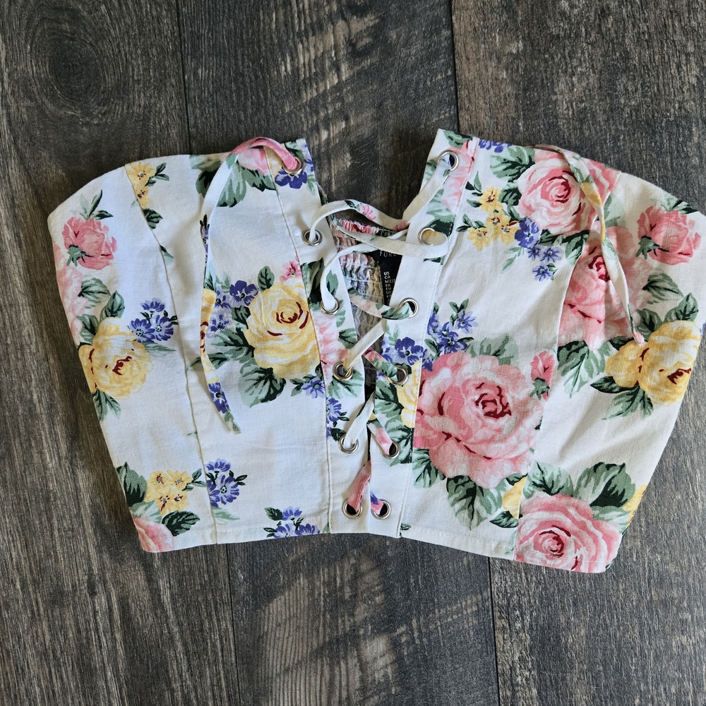 Forever 21 Cropped Tie Front Blouse in Pink and Yellow Rose Floral